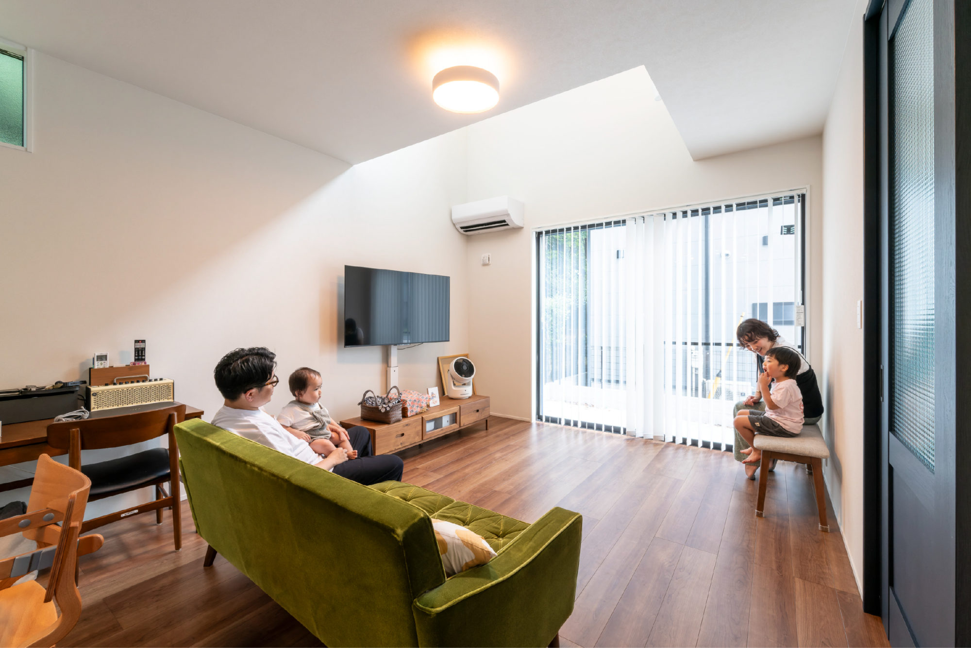 いつも笑顔があふれる、 心地よい吹き抜けの一邸