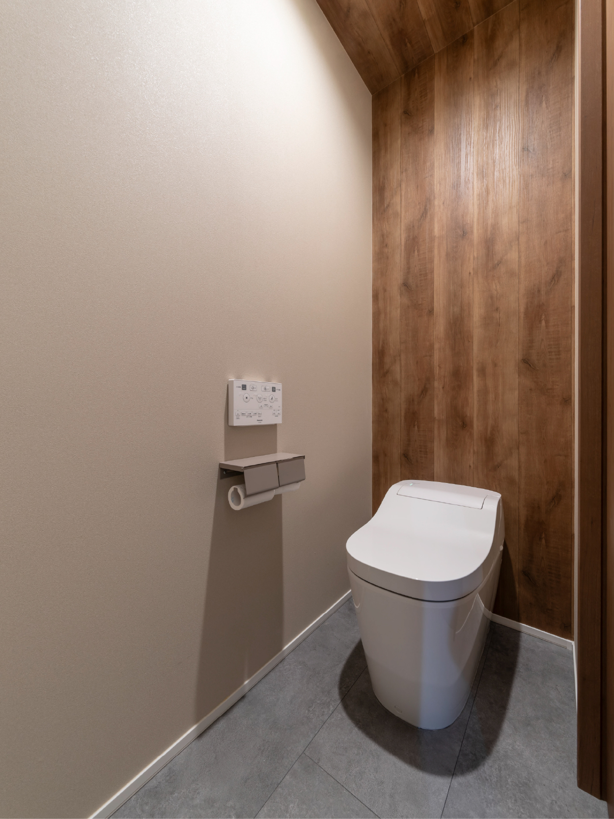 いつも笑顔があふれる、 心地よい吹き抜けの一邸