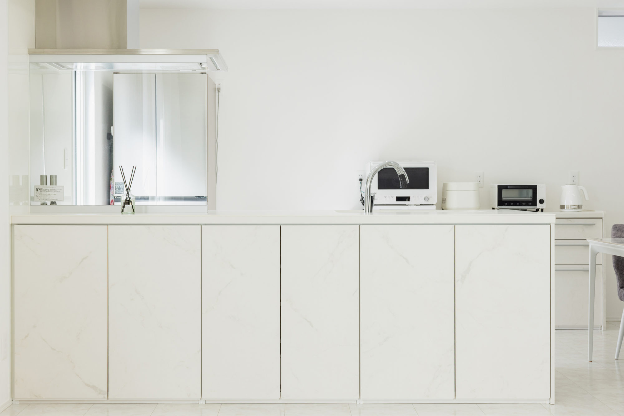 ミニマルな美と、 愛犬との豊かな時間を叶える一邸