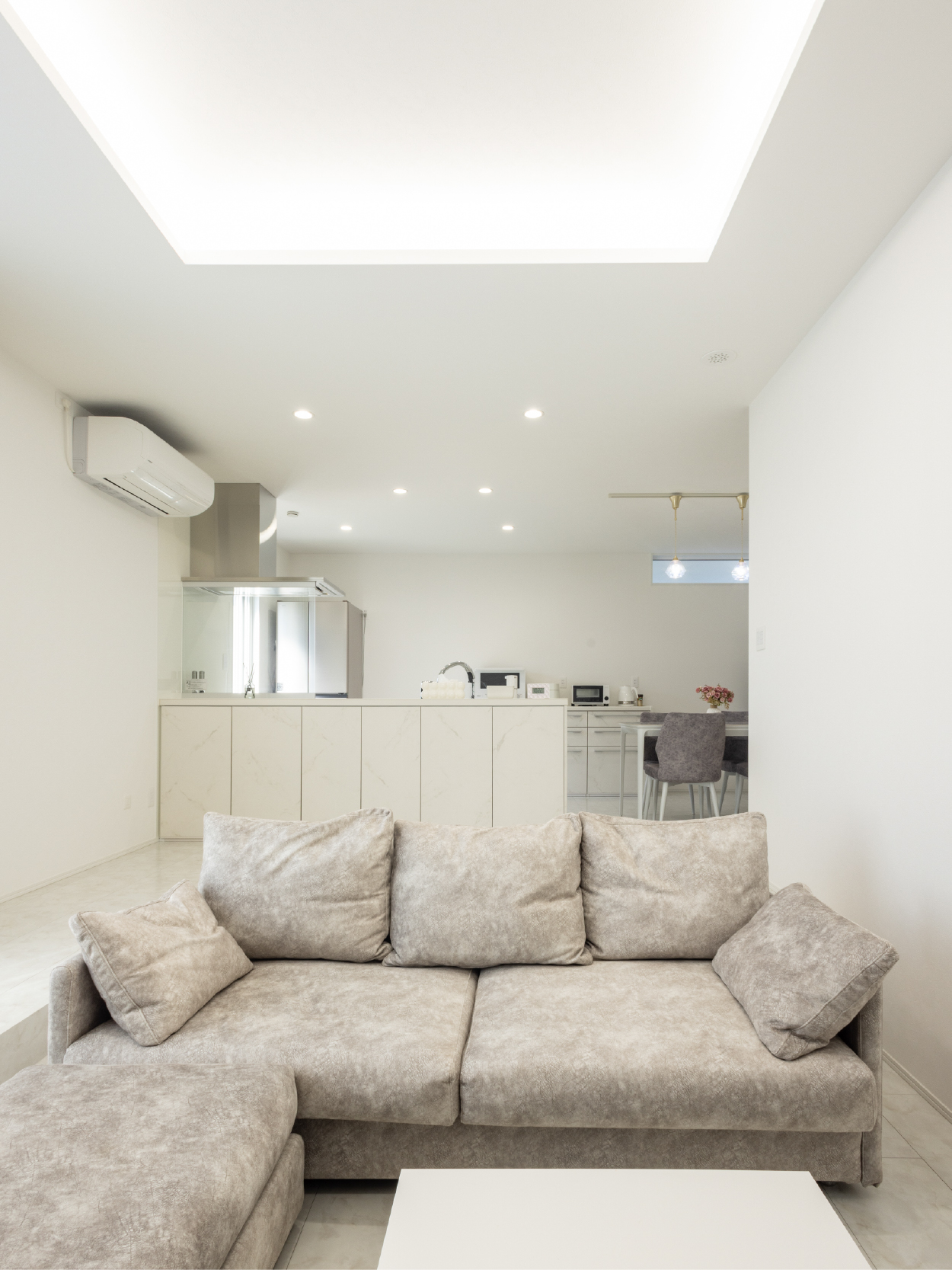 ミニマルな美と、 愛犬との豊かな時間を叶える一邸