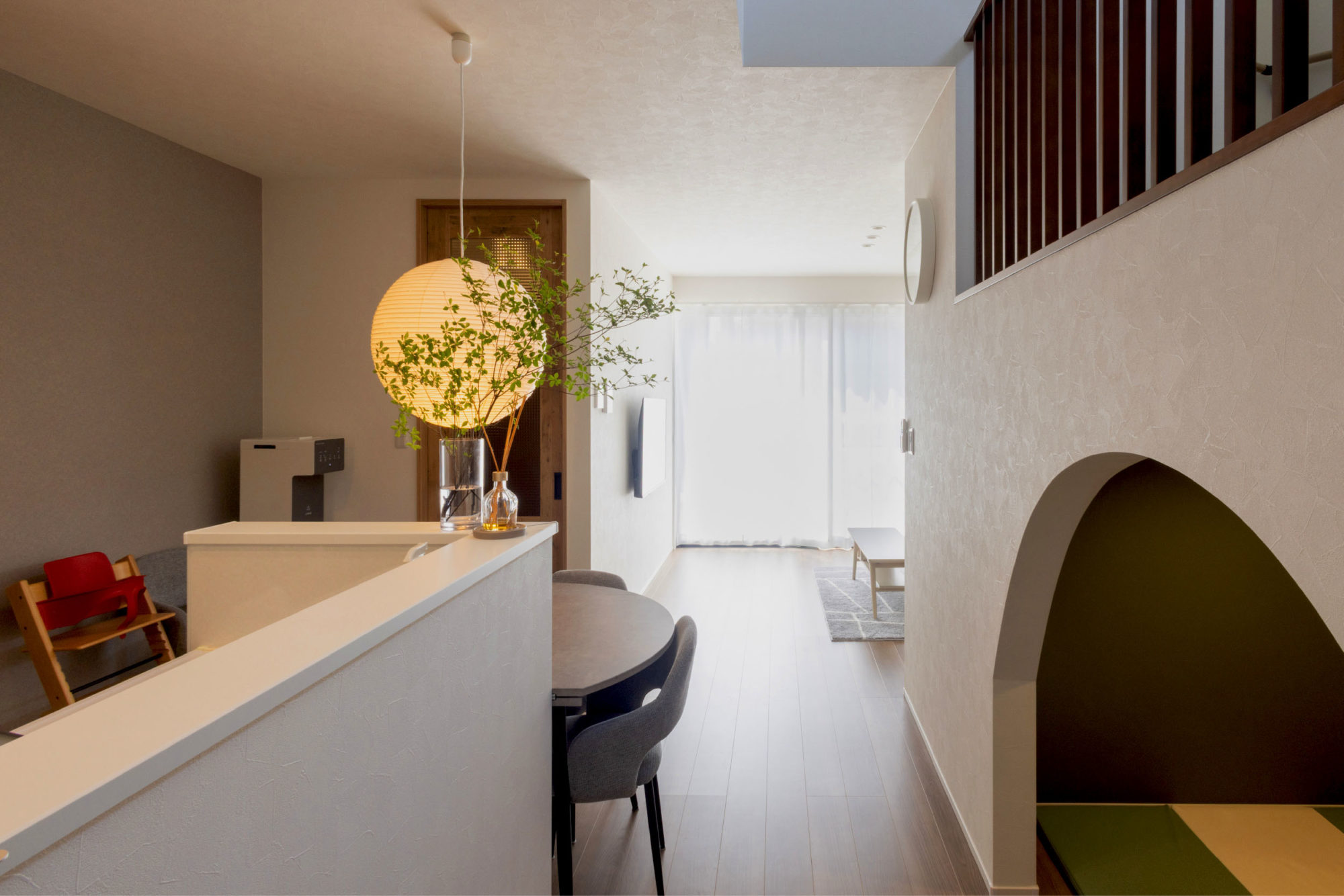 会話と笑顔が溢れる団らんの一邸