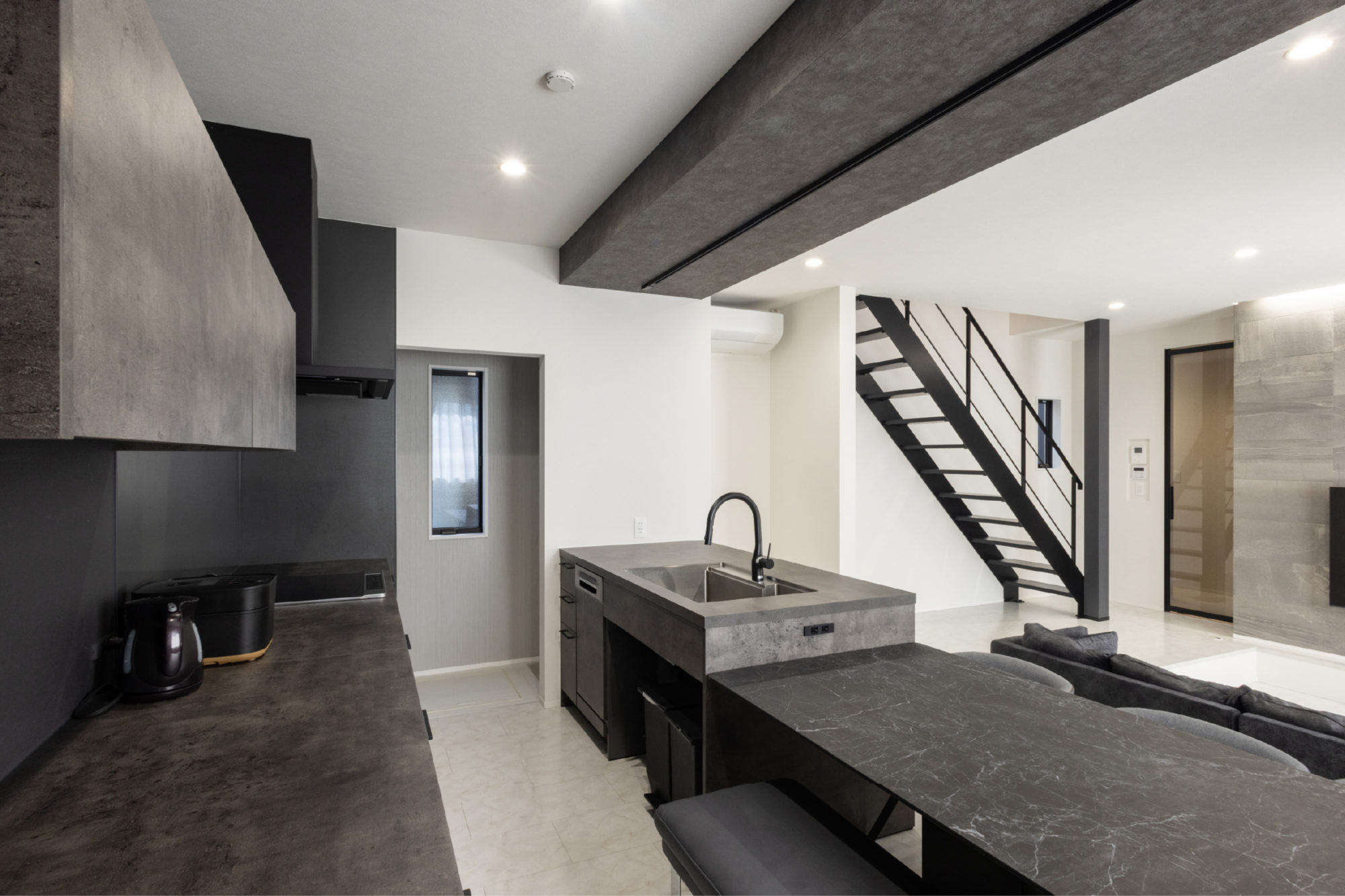 モノトーンを愉しむ一邸